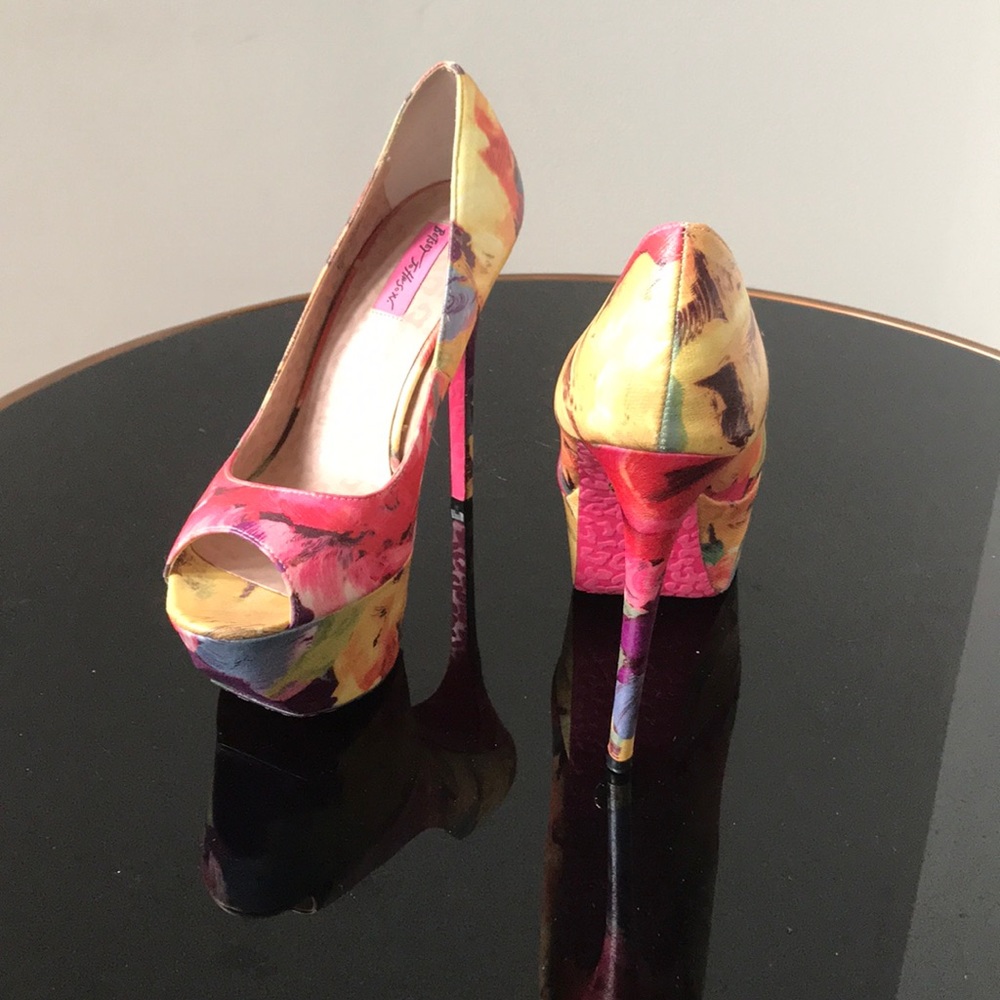 Shoes - Picture 3 of 5